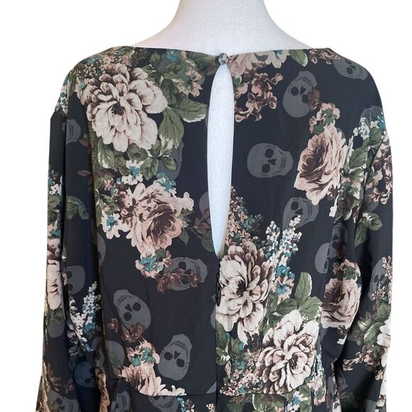 Torrid Flowers and Skull Print Blouse Peplum Crepe Sweetheart Neck Womens 2X - Picture 6 of 12